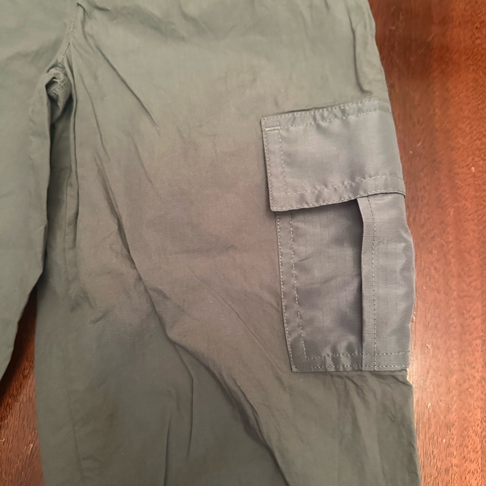 Boys size 5/6 Tommy Bahama 100% cotton khaki green light weight jogger w/pockets - Picture 3 of 5